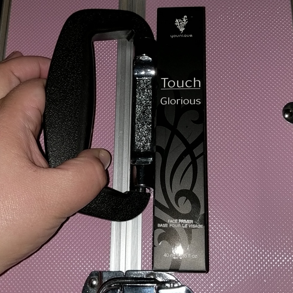 Touch Glorious Face Primer